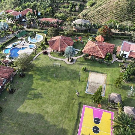 La Victoria Hotel Campestre Quimbaya Bagian luar foto